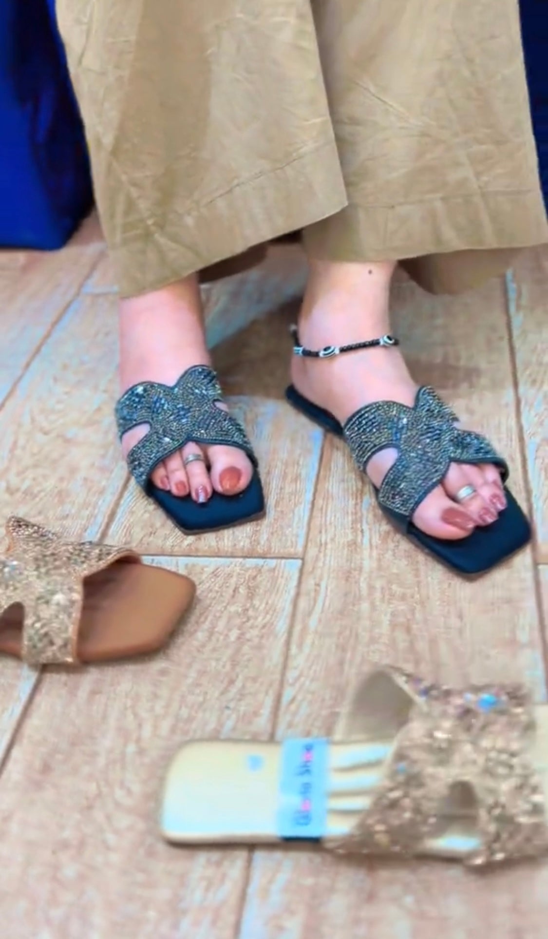 STYLISH FLAT FOOTWEAR